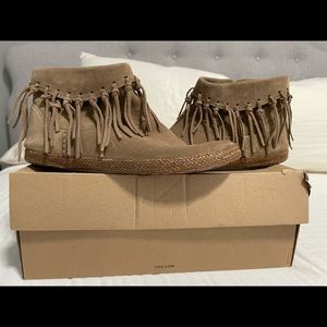 Ugg Moccasin